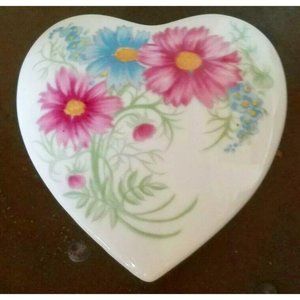 Vtg Elizabeth Arden Porcelain Heart Trinket Box Flowers Japan